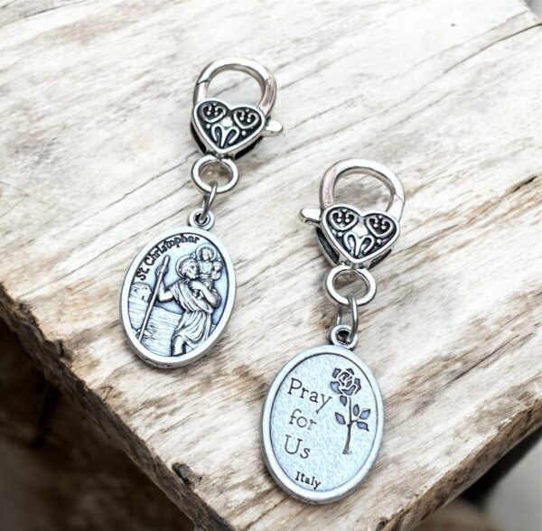 Szent Kristóf amulett kulcstartó táskadísz