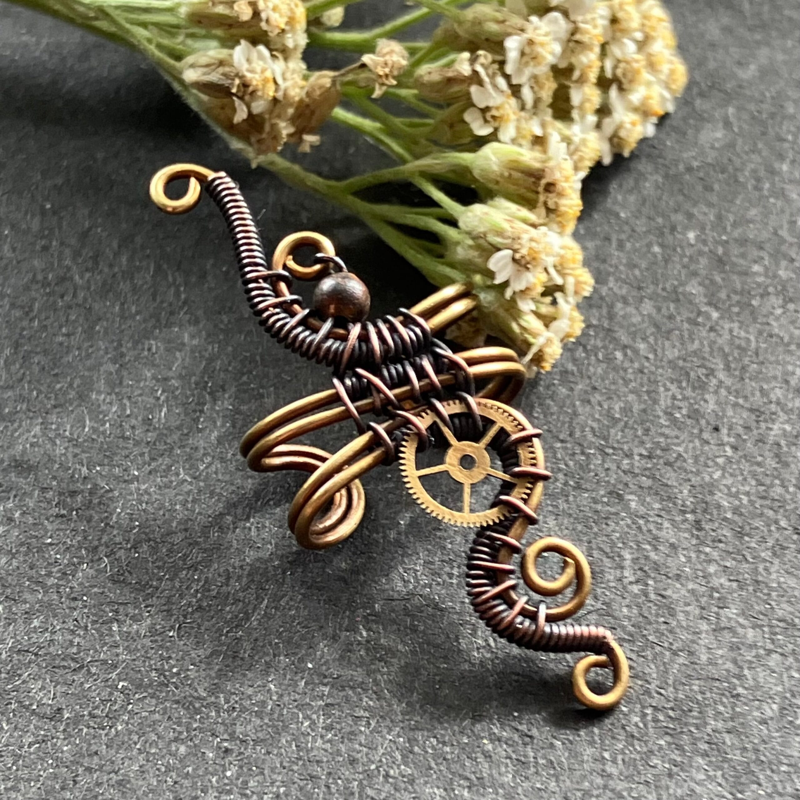 TIME FLIES – Sárga és vörösréz steampunk fülgyűrű