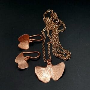 GINKGO BILOBA FÜLBEVALÓ ÉS NYAKLÁNC VÖRÖSRÉZBŐL