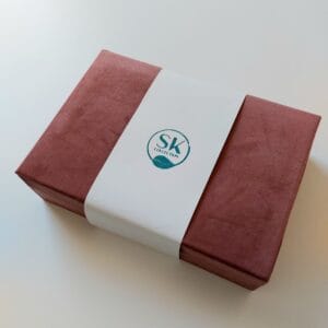 KÜLÖNLEGES 15 DB-OS ÉKSZERBOX VÖRÖSRÉZ ÉKSZEREKKEL