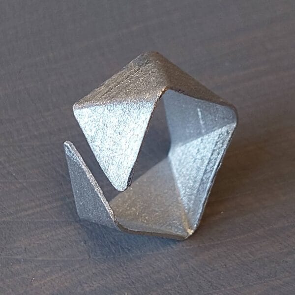 GEOMETRIKUS GYŰRŰ ALUMÍNIUMBÓL