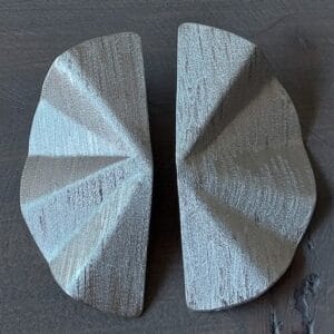 GEOMETRIKUS FÜLBEVALÓ ALUMÍNIUMBÓL