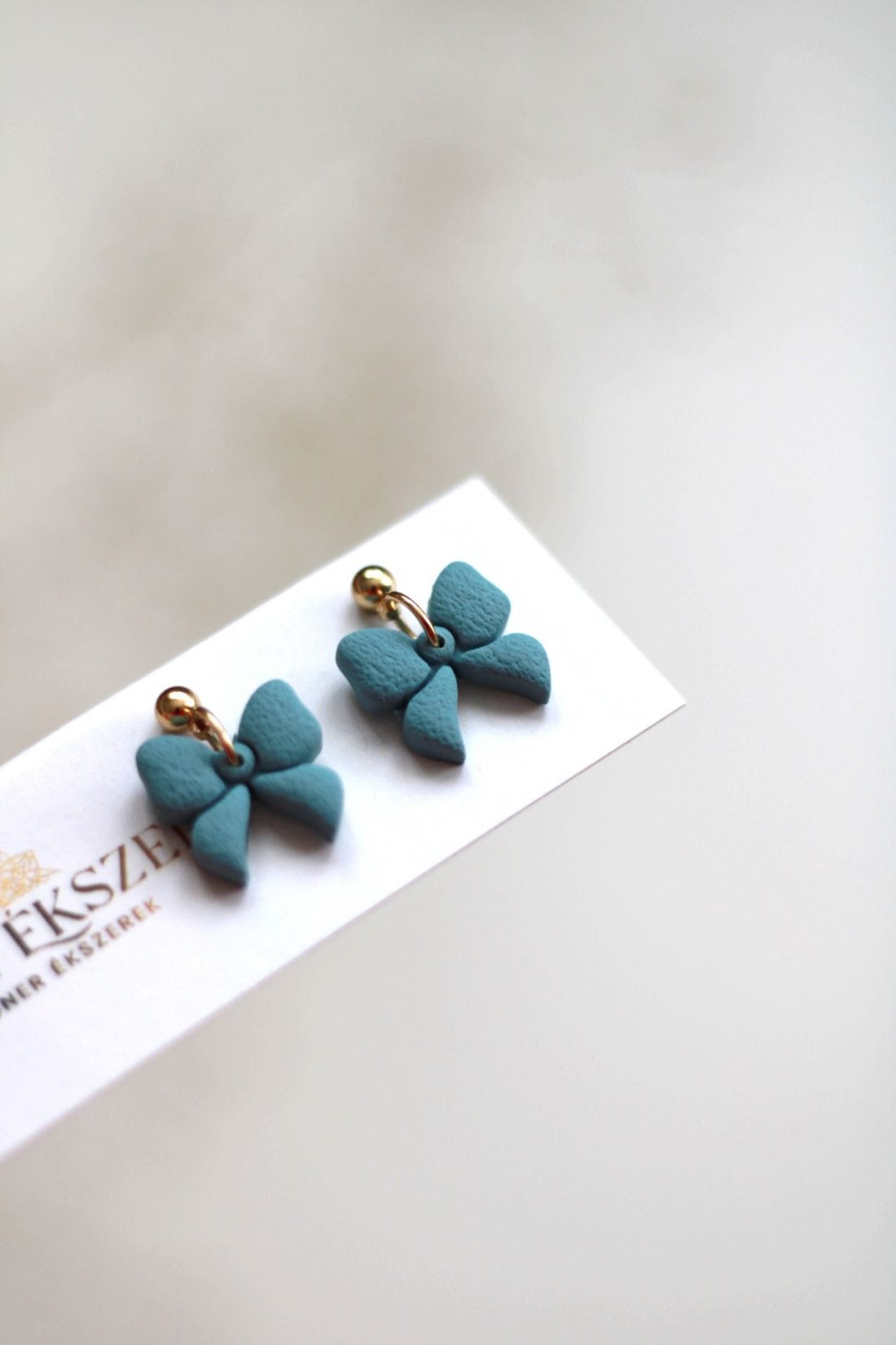 Teal pici masni fülbevaló