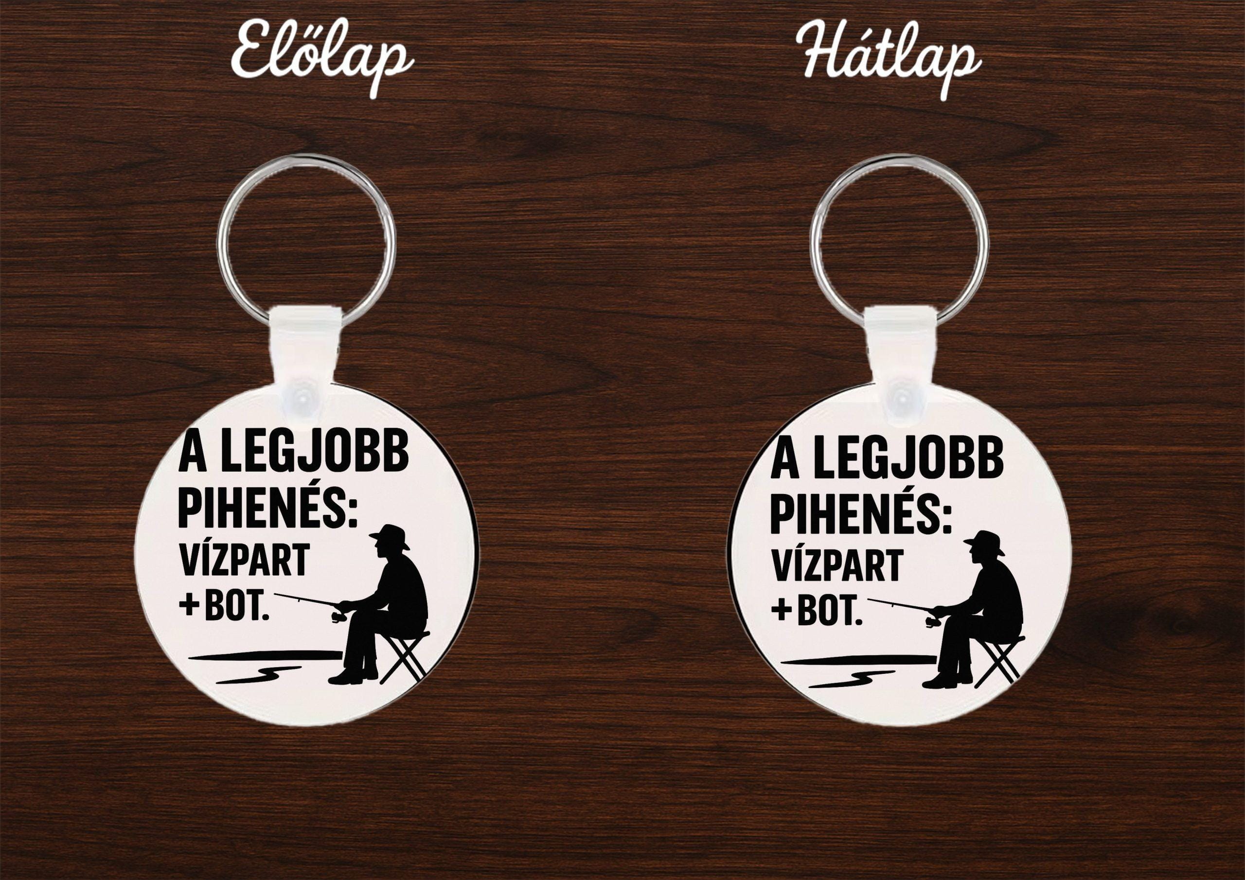 Kerek kulcstartó egyedi mintával – vízpart, bot