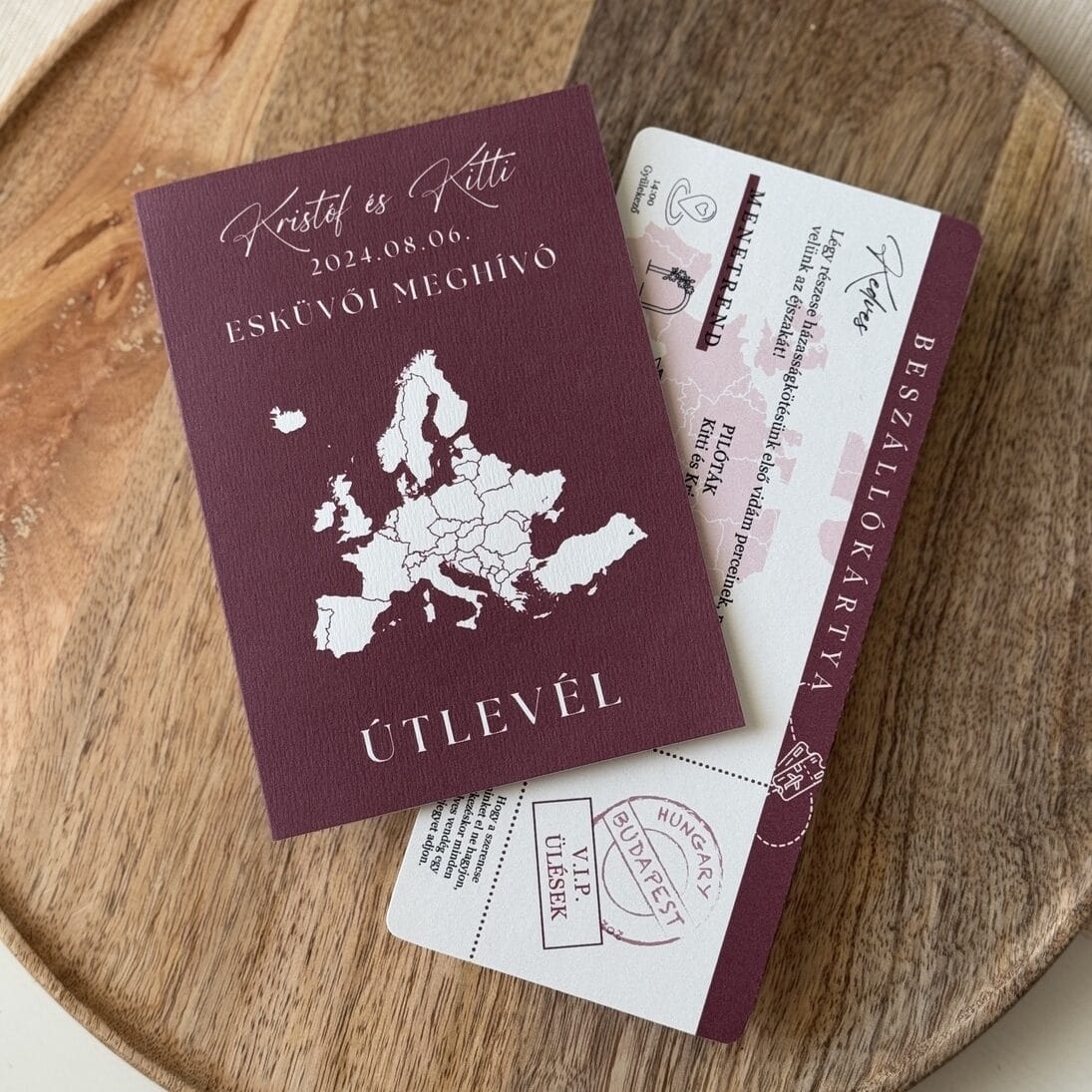Útlevél esküvői meghívó – Egyedi, személyre szabható design