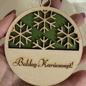 Egyedi feliratos karácsonyfadísz – hópelyhes fa dísz több színben