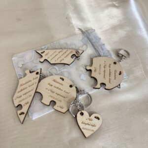Puzzle szív kulcstartó szett – lánybúcsú ajándék koszorúslányoknak