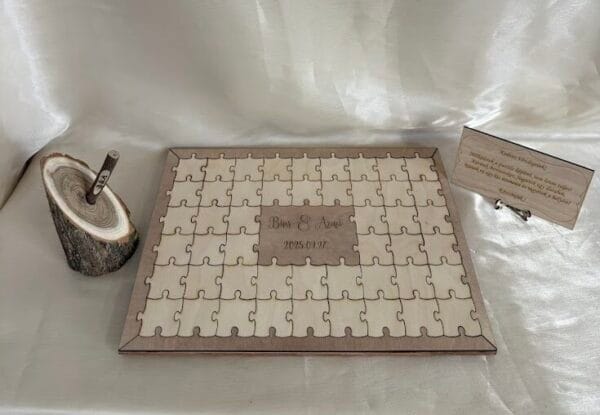 Puzzle esküvői vendégkönyv egyforma darabokkal