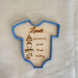 Egyedi baba hűtőmágnes születési adatokkal – emlékőrző ajándék