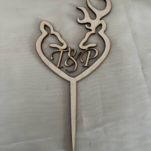Vadászos tortadísz monogrammal