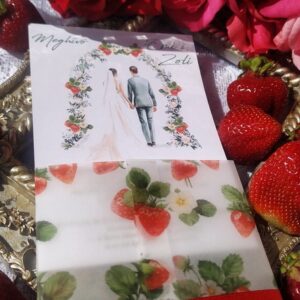 Szamócás esküvői meghívó erdei esküvőre, epres esküvői meghívó romantikus grafikával