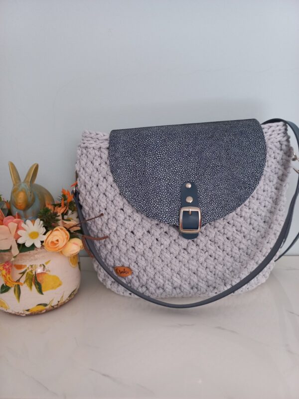 szürke színű crossbody