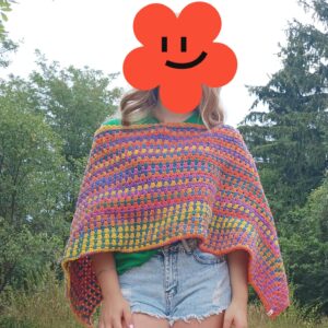 Horgolt nagyikockás poncsó