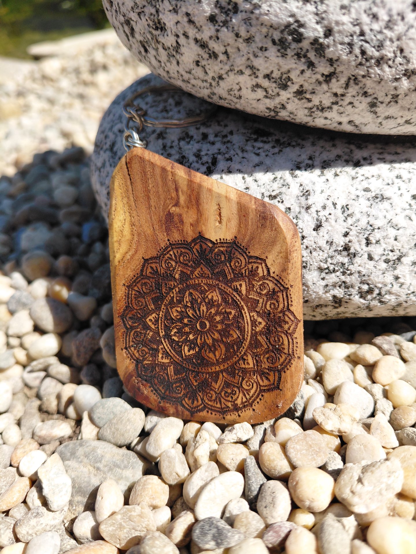 Mandala No-002.Egyedi fa gravírozott kulcstartó.