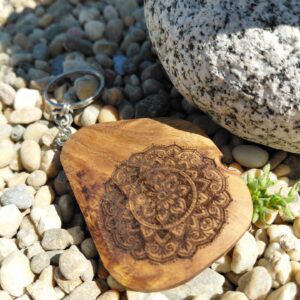 Mandala No-001.Egyedi fa gravírozott kulcstartó.