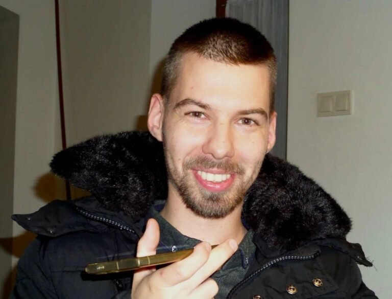 Alkotó profilképe: Tordai József