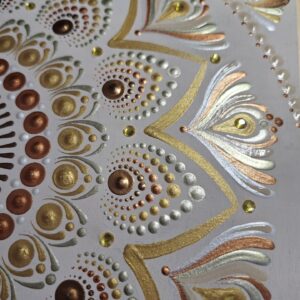 Arany ragyogás – Pontozott mandala