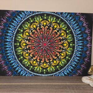 Szivárvány Csakra Mandala – Kézzel festett pontozott mandala 30×50 cm