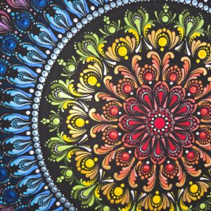 Szivárvány Csakra Mandala – Kézzel festett pontozott mandala 30×50 cm