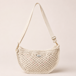Rózsafény – ekrü makramé crossbody táska rózsakvarccal