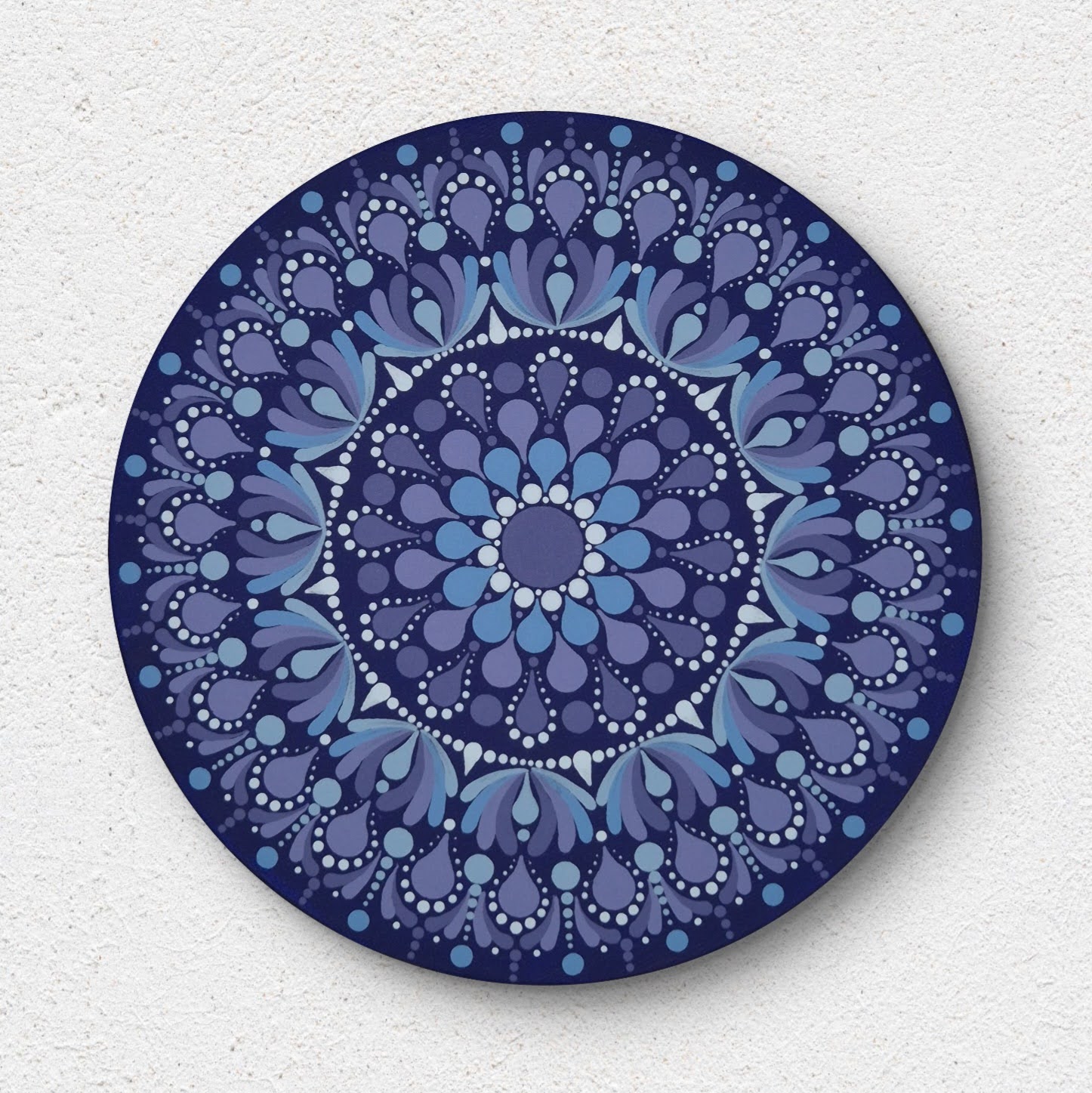Kékeslila mini mandala – 20 cm átmérőjű akril festmény