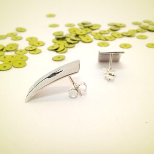 Rózsa mintás, selyemfényű, női ezüst fülbevaló pár (EF.018)