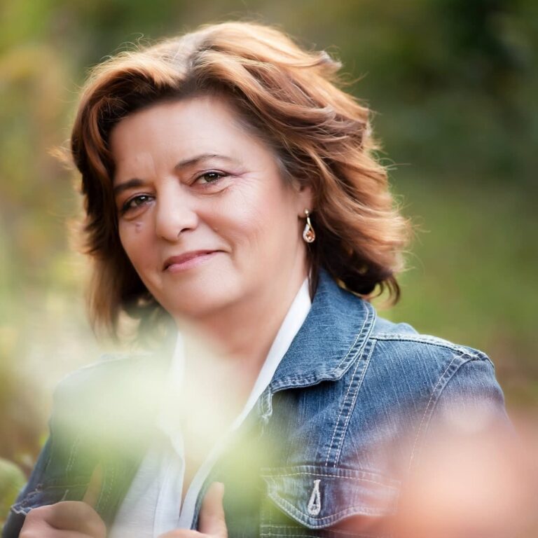 Alkotó profilképe: Zsuzsu ajándék