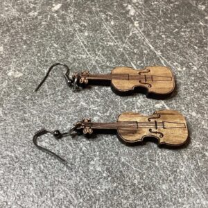 🎻 Egyedi fa hegedű fülbevaló – antiallergén szerelékkel 🎻
