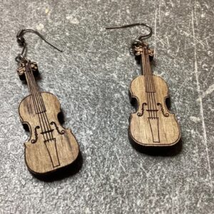 🎻 Egyedi fa hegedű fülbevaló – antiallergén szerelékkel 🎻