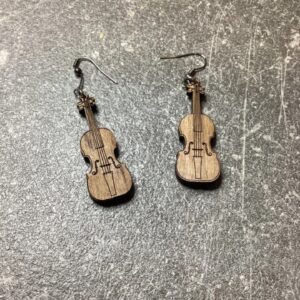 🎻 Egyedi fa hegedű fülbevaló – antiallergén szerelékkel 🎻