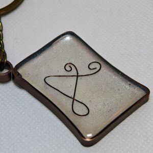 Monogramos műgyanta kulcstartó . „A”
