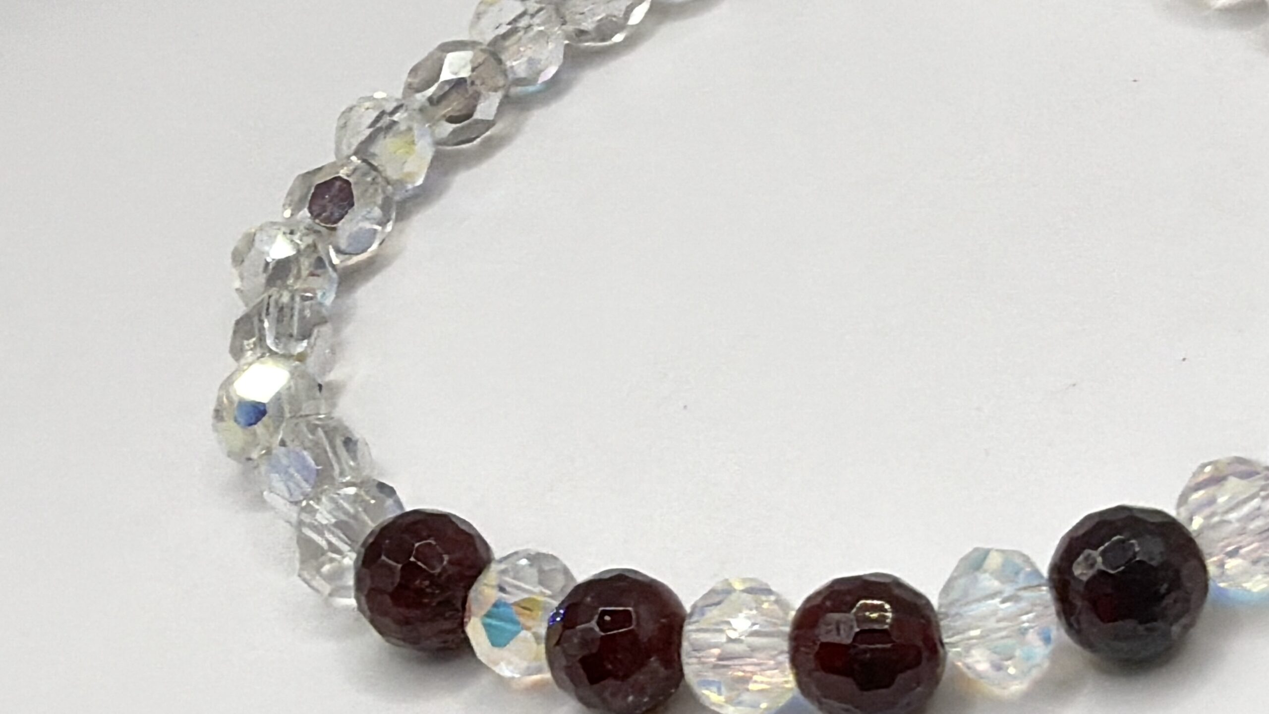 Gránát köves Swarovski karkötő
