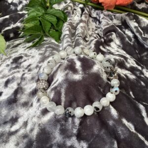 Elegáns szivárvány holdkő koronával 17 cm