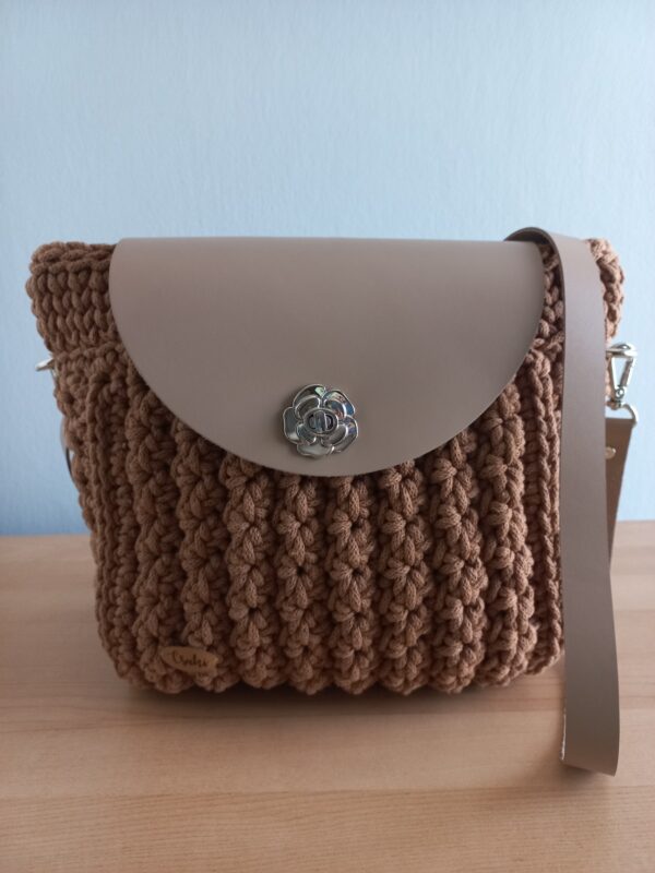 Isa crossbody női táska