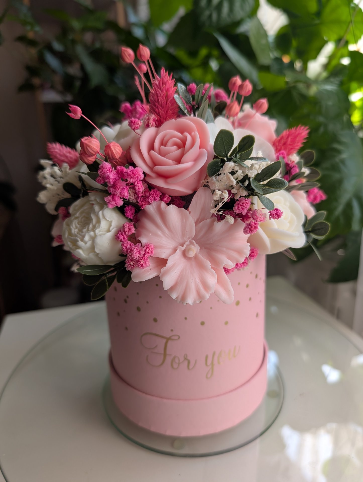 Prémium Illatos Szójaviasz Virágbox – Pink & White Örökcsokor „For You” Dobozban