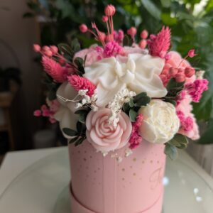 Prémium Illatos Szójaviasz Virágbox – Pink & White Örökcsokor „For You” Dobozban