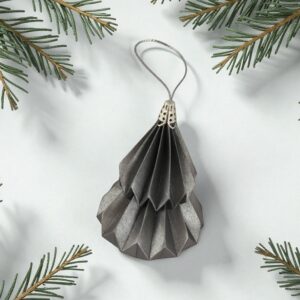 Kis fenyő origami dísz grafitmetál színben KF013