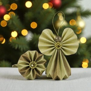 Krémszínű, arany papírangyalka PANAR0120