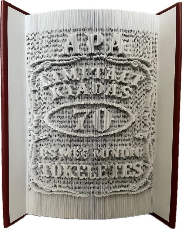 Egyedi whiskey stílusú könyvszobor Apa felirattal, névvel és évszámmal