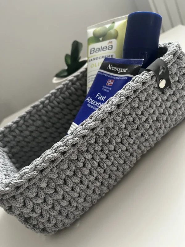 Horgolt téglalap kosár – világosszürke