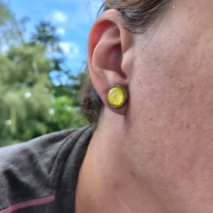 Aurelia Luxe 12 mm-es csillámos-arany pelyhes pontfülbevaló kollekció