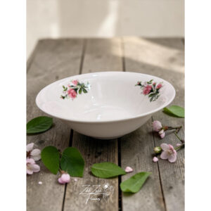 Virágmintás porcelán tál