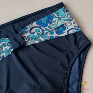 Sötétkék magas derekú menstruációs bikini alsó, népi motívumos övdísszel