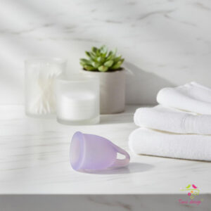 Satisfyer intimkehely Feel Confident LILA, 2 db-os szett (15 és 20 ml), gyenge vérzéshez / tini lányoknak