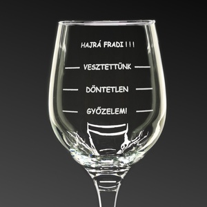 Gravírozott pohár foci meccshez, szurkoláshoz vagy ünnepléshez, akár saját névvel is