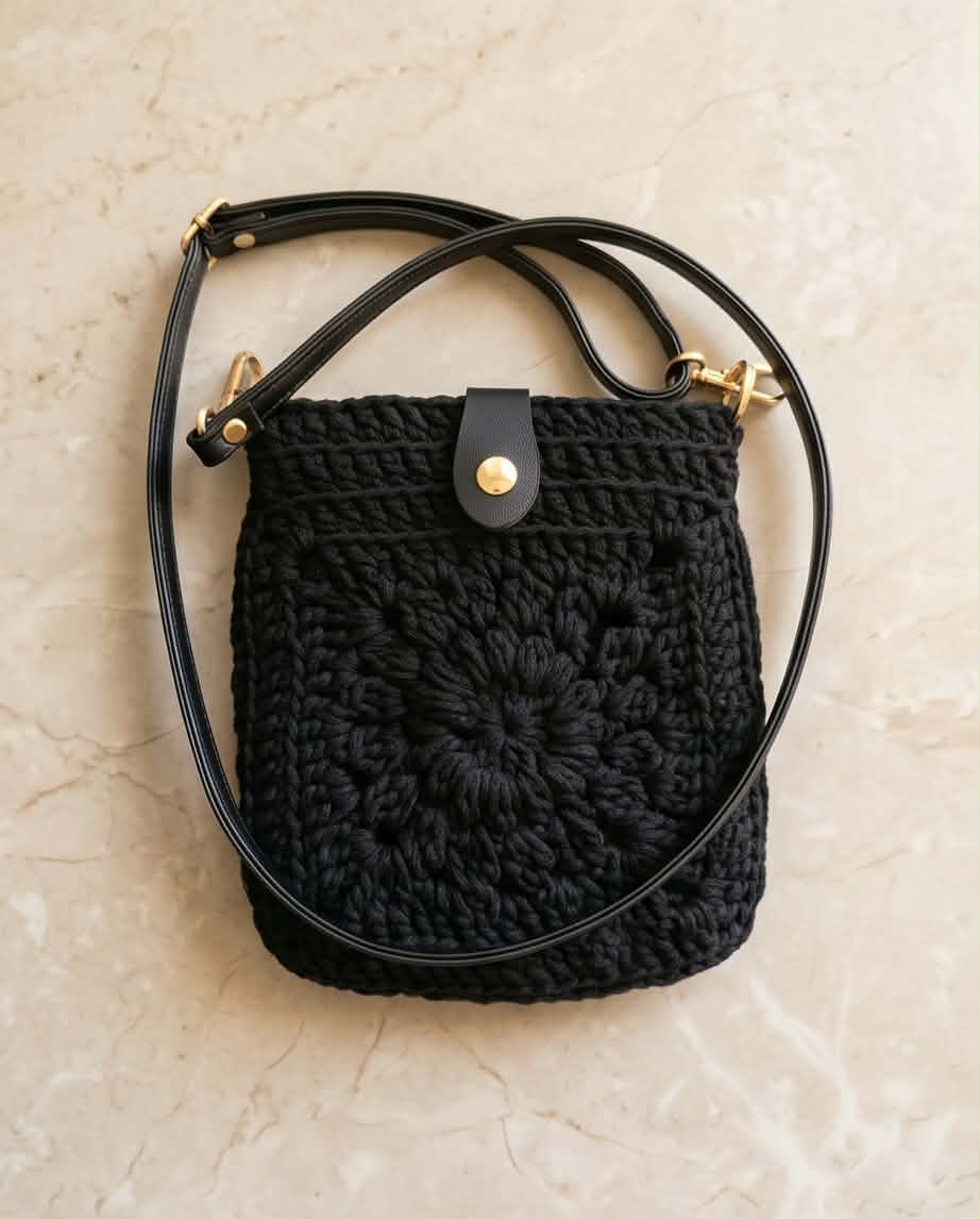 ZIBO Go horgolt crossbody táska – fekete