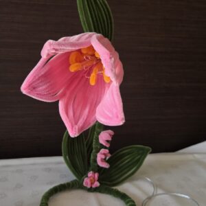 Kézműves Zsenília Tulipán Lámpa – Egyedi LED Hangulatvilágítás (USB-s)