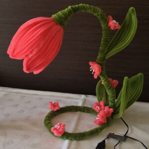Kézműves Zsenília Tulipán Lámpa – Egyedi LED Hangulatvilágítás (USB-s)