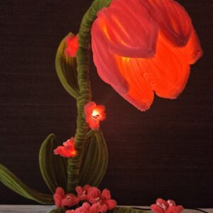 Kézműves Zsenília Tulipán Lámpa – Egyedi LED Hangulatvilágítás (USB-s)