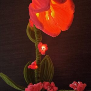 Kézműves Zsenília Tulipán Lámpa – Egyedi LED Hangulatvilágítás (USB-s)